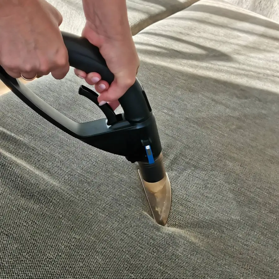 Upholstery deep cleaning
