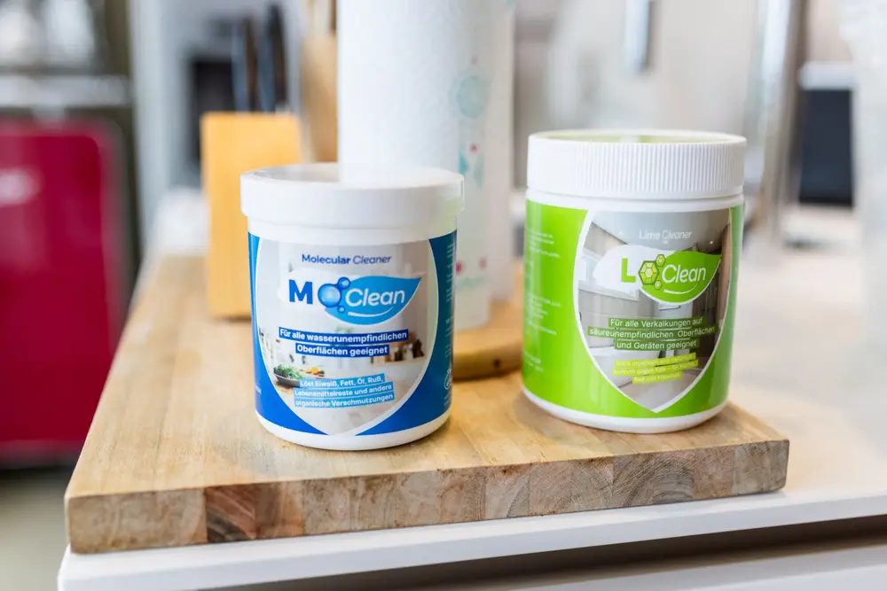 Cleaning agents without pollutants